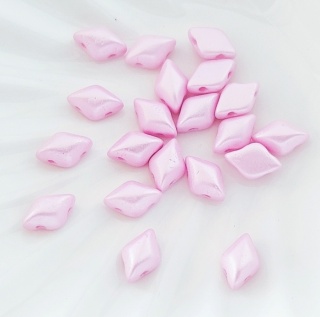 Бусины ромбы светло-розовые GemDuo 02010/29305 Light Pink Pastel Glass, 20шт
