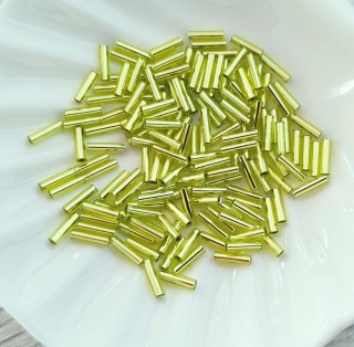 Стеклярус светло-зеленый Miyuki Bugles 014 Chartreuse Silver Lined 6мм, 4 гр